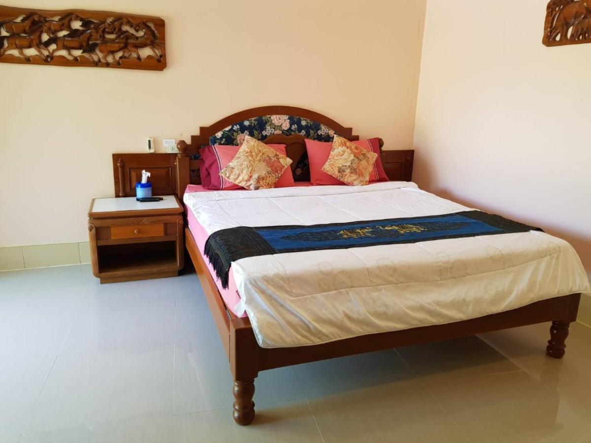 Discovery House Hotel Sha Plus Nai Yang Luaran gambar
