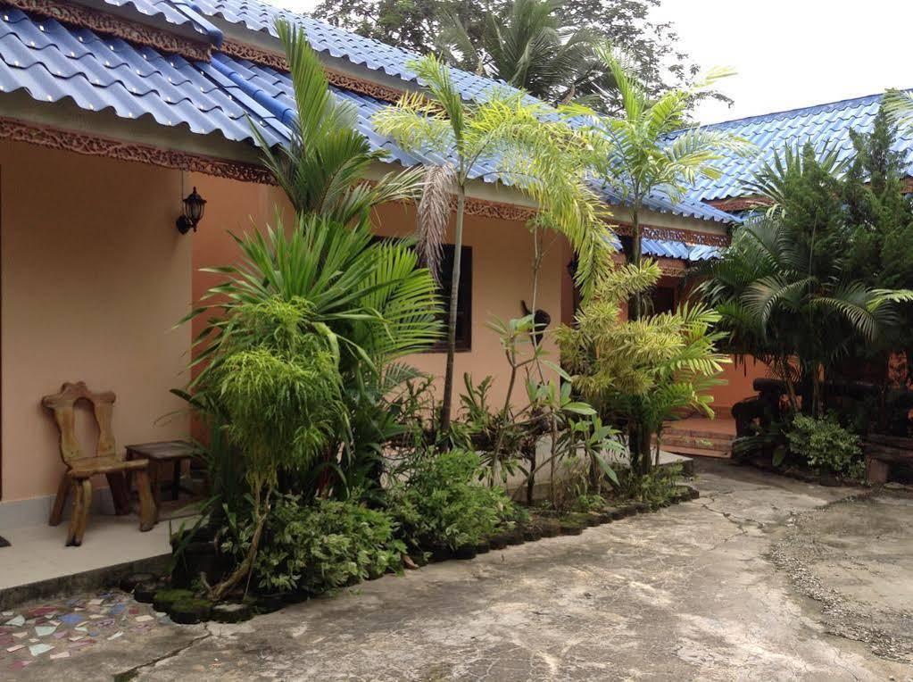 Discovery House Hotel Sha Plus Nai Yang Luaran gambar