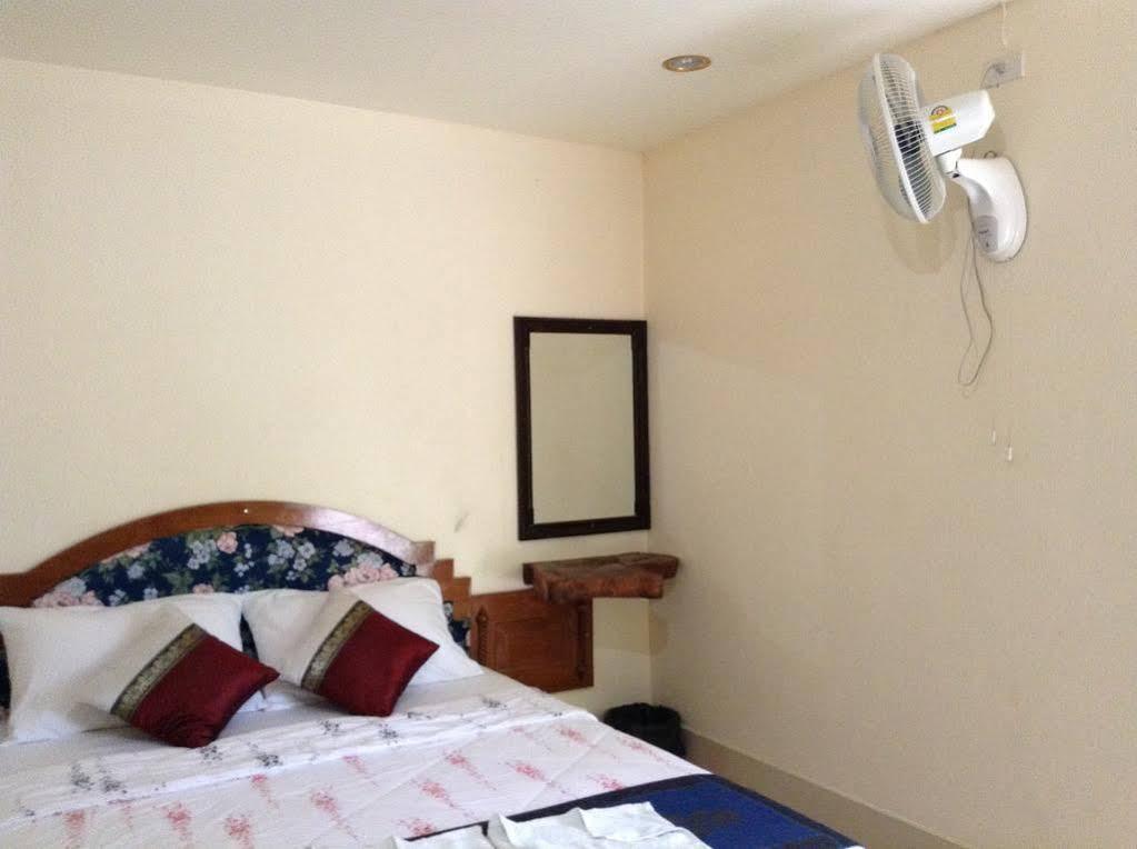 Discovery House Hotel Sha Plus Nai Yang Luaran gambar